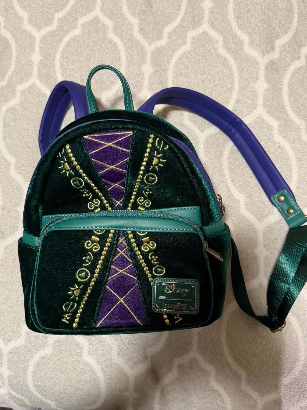 EXCLUSIVE: Loungefly Disney Hocus Pocus Winifred Sanderso